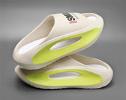 Novos chinelos masculinos slides com um sentido alto valor estético desgaste externo anti deslizamento fundo grosso, chinelos frescos de praia para homem